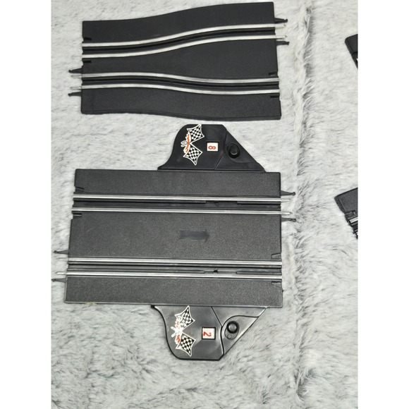 Carrera GO!!! Slot Car Track Lot – Curved & Lane Changer Pieces (1:43 Scale) - Picture 2 of 4